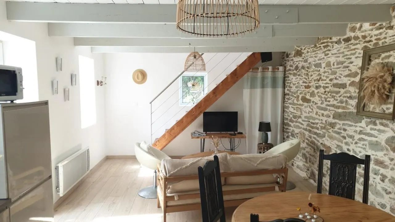 Holiday home Maison Bretonne 4 Personnes - Baie De Morlaix Taule France
